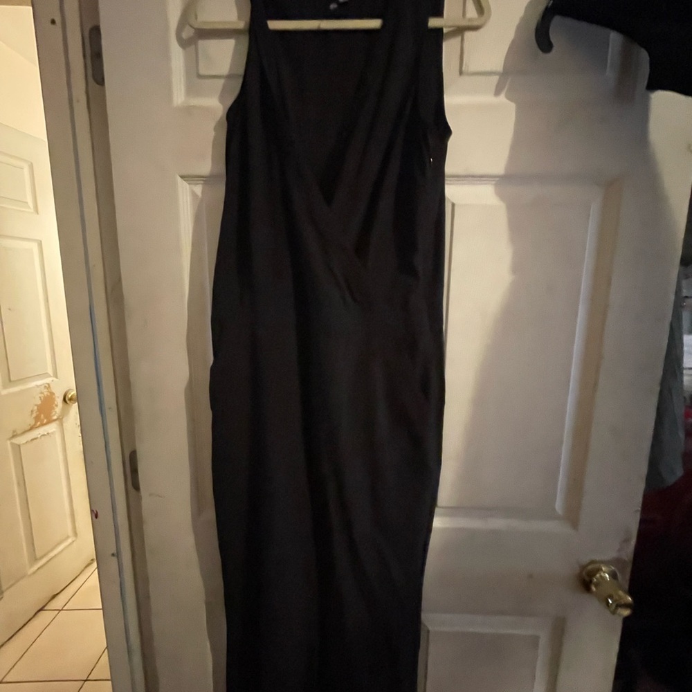 Elegant Black Sleeveless Dress